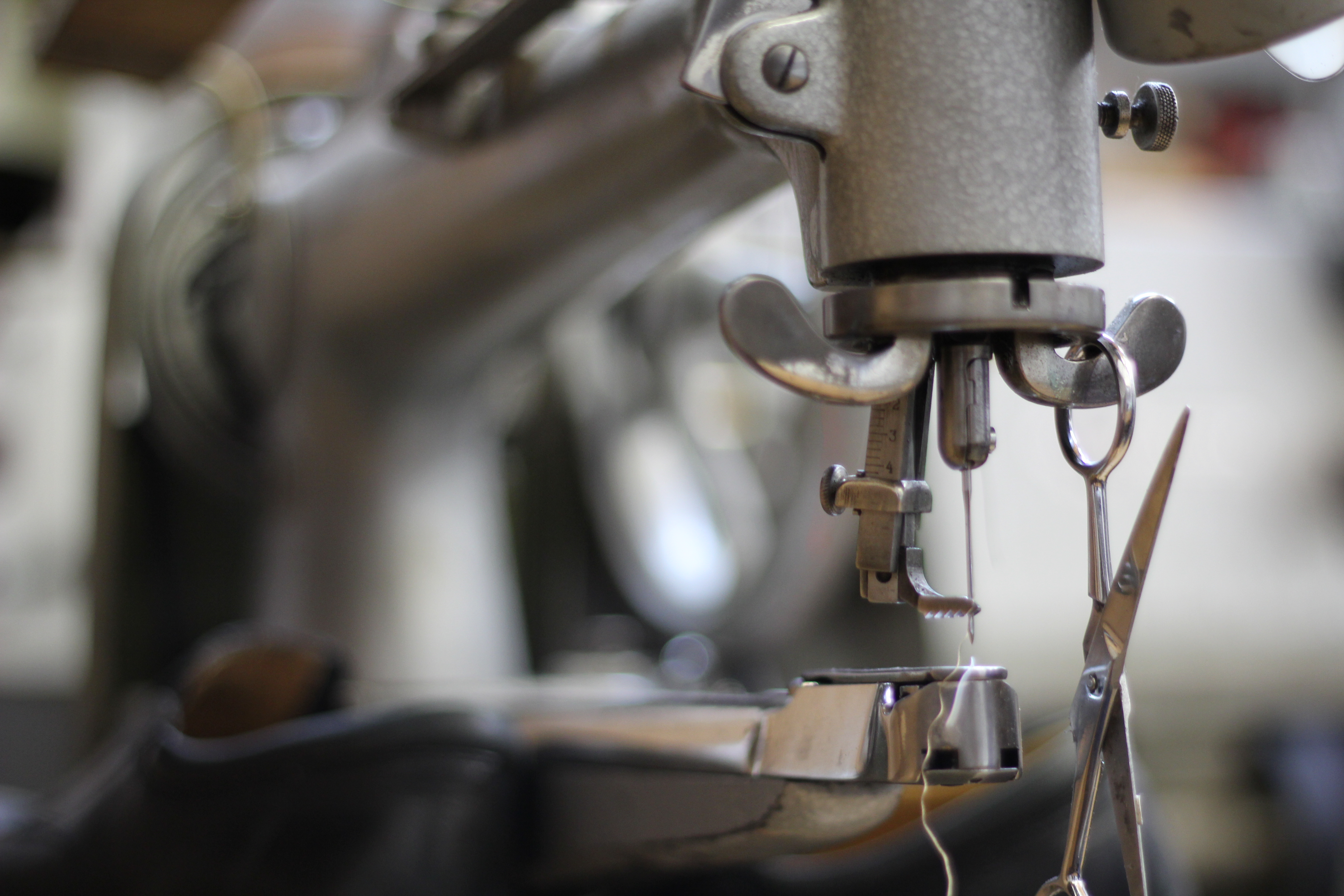 Schuhreparatur in der Werkstatt Adelmann